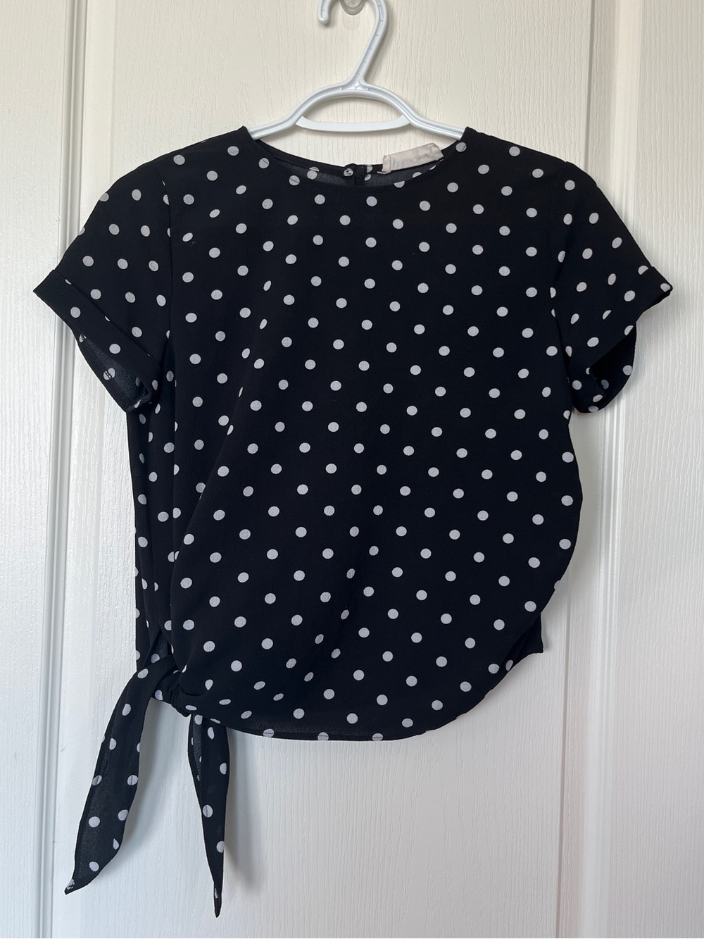 Black & white polka dot side-tie shirt